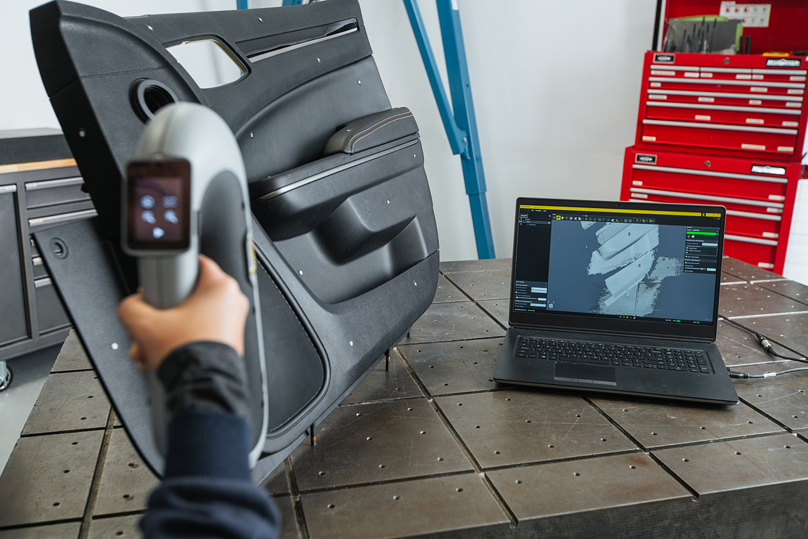 Peel 3D scanning car door interior